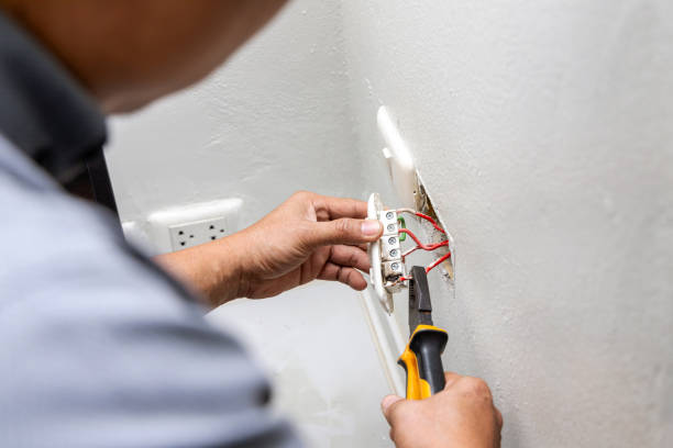 Best Emergency Electrical Repair  in Rossmoor, CA